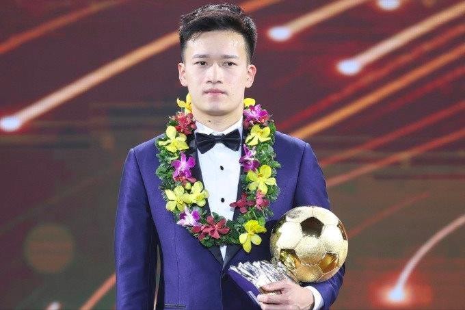 Nguyễn Hoàng Đức – Trí tuệ giữa sân cỏ