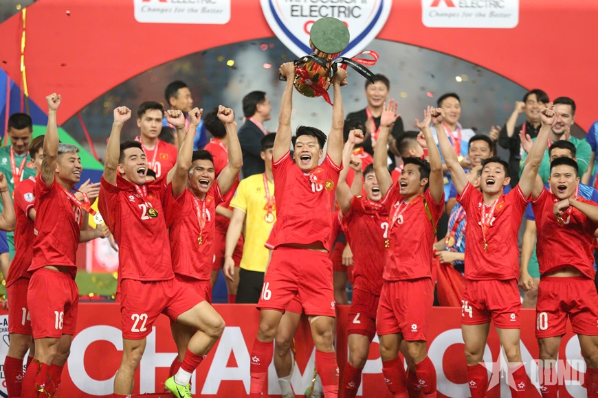 Đội tuyển Việt Nam thi đấu