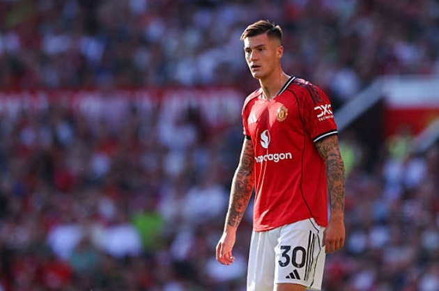 Saha “Sốc Tận Óc”: Thương Vụ Sesko Ở Man Utd Thảm Họa Hơn Cả Sai Lầm HLV!