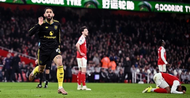 Maguire “Quăng Quật” Sao Arsenal: Biểu Tượng Của Đêm Thăng Hoa MU!