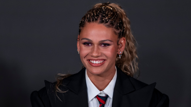 Trinity Rodman: Nữ Hoàng Sân Cỏ Lột Xác! Hợp Đồng Tỷ Đô Và Tấm Băng Đội Trưởng USWNT: Cô Ấy Giờ Đã Lớn!