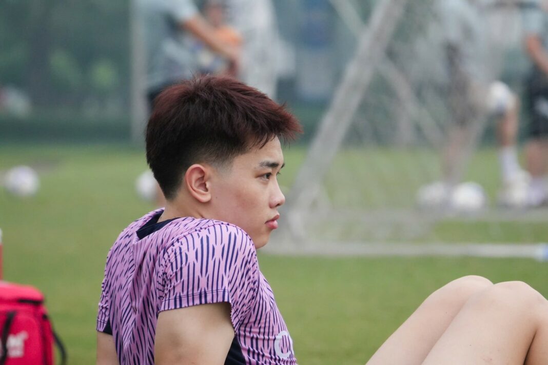 Đình Bắc chấn thương phút chót: HLV Polking “đau đầu” vì cơn bão sức khỏe U23 Việt Nam!