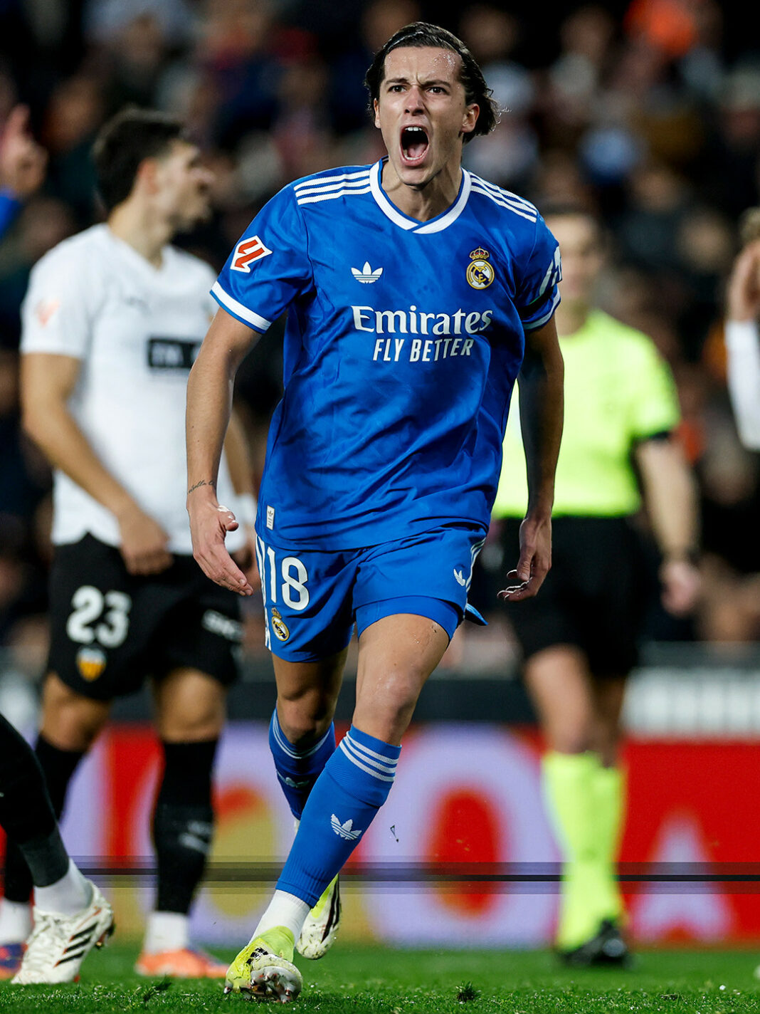 Mbappe Cứu Rỗi, Real Madrid Vượt Ải Valencia Trong Kịch Tính Nghẹt Thở!