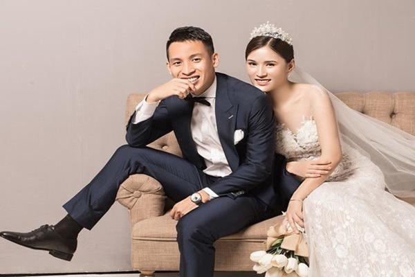 Câu chuyện tình cảm và kế hoạch kết hôn của Hùng Dũng khiến người hâm mộ tò mò vì anh hiếm khi công bố bạn gái trước công chúng.