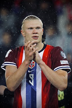 Quái Vật Ghi Bàn’ Gây Sốt Cộng Đồng Fan Zone