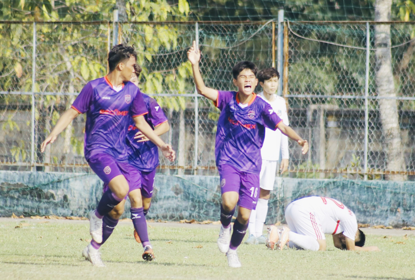 Học viện hướng tới đào tạo cầu thủ trẻ có hoàn cảnh khó khăn.