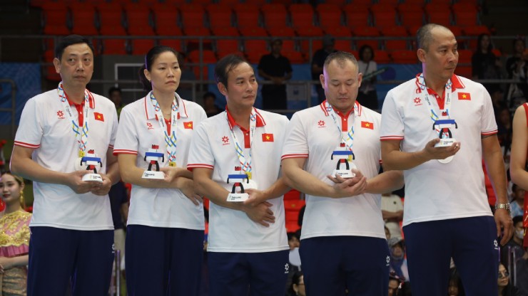 HLV Tuấn Kiệt “nói phũ” sau thất bại nghẹt thở của bóng chuyền nữ Việt Nam tại SEA Games 33